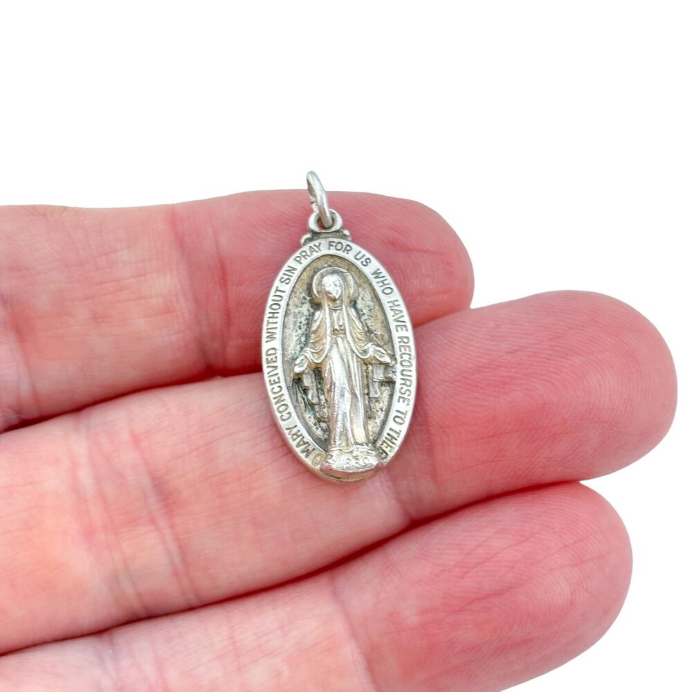 Vintage Sterling Silver 925 The Virgin Mary Miraculous Medal Pendant